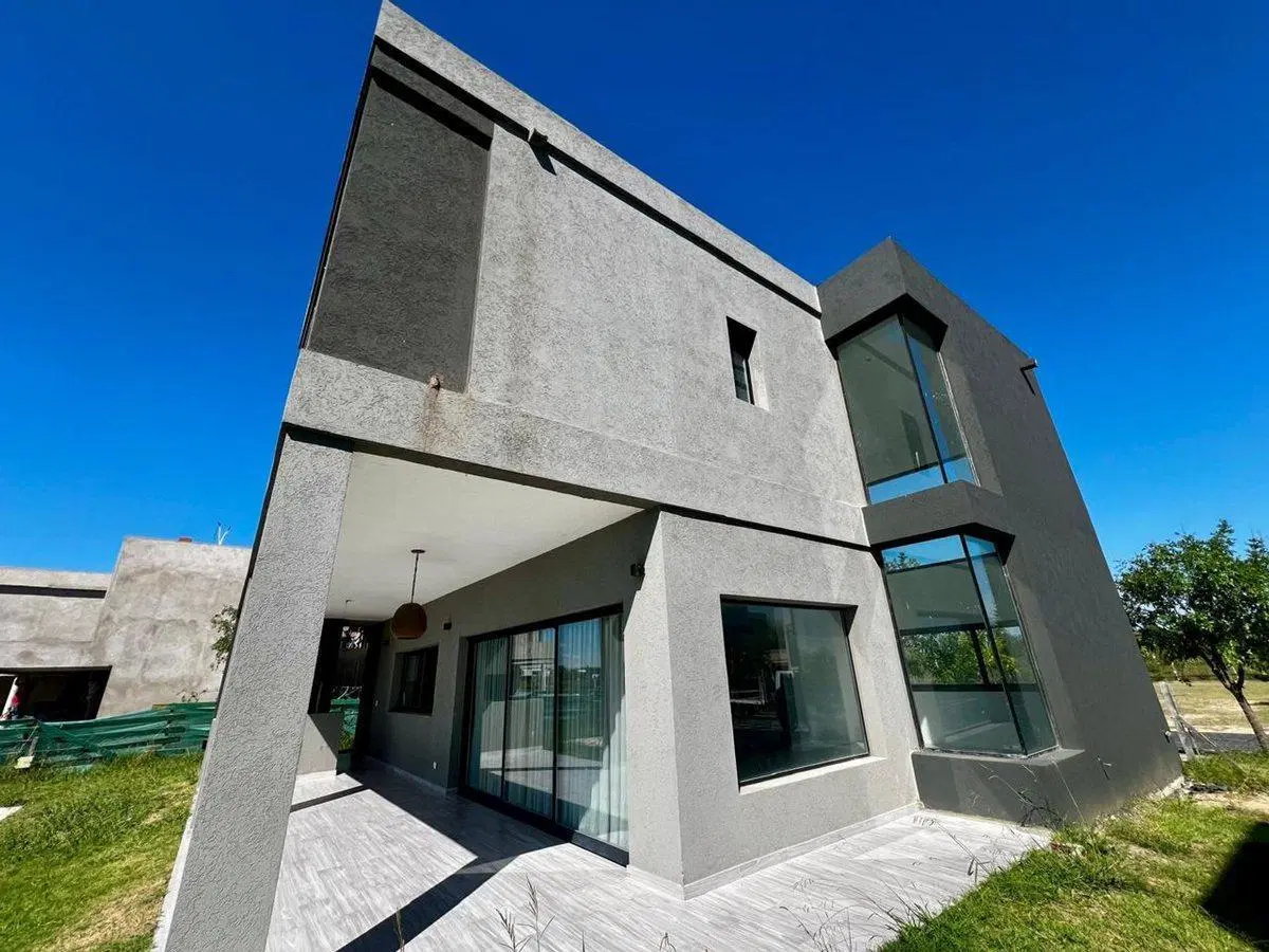 Venta de casa a la laguna Barrio Nautico el Naudir 3