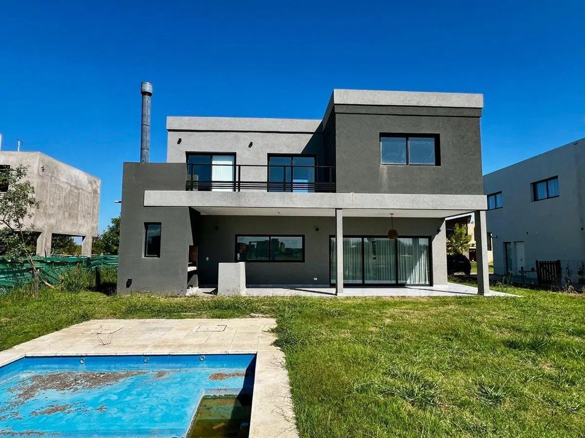 Venta de casa a la laguna Barrio Nautico el Naudir 4