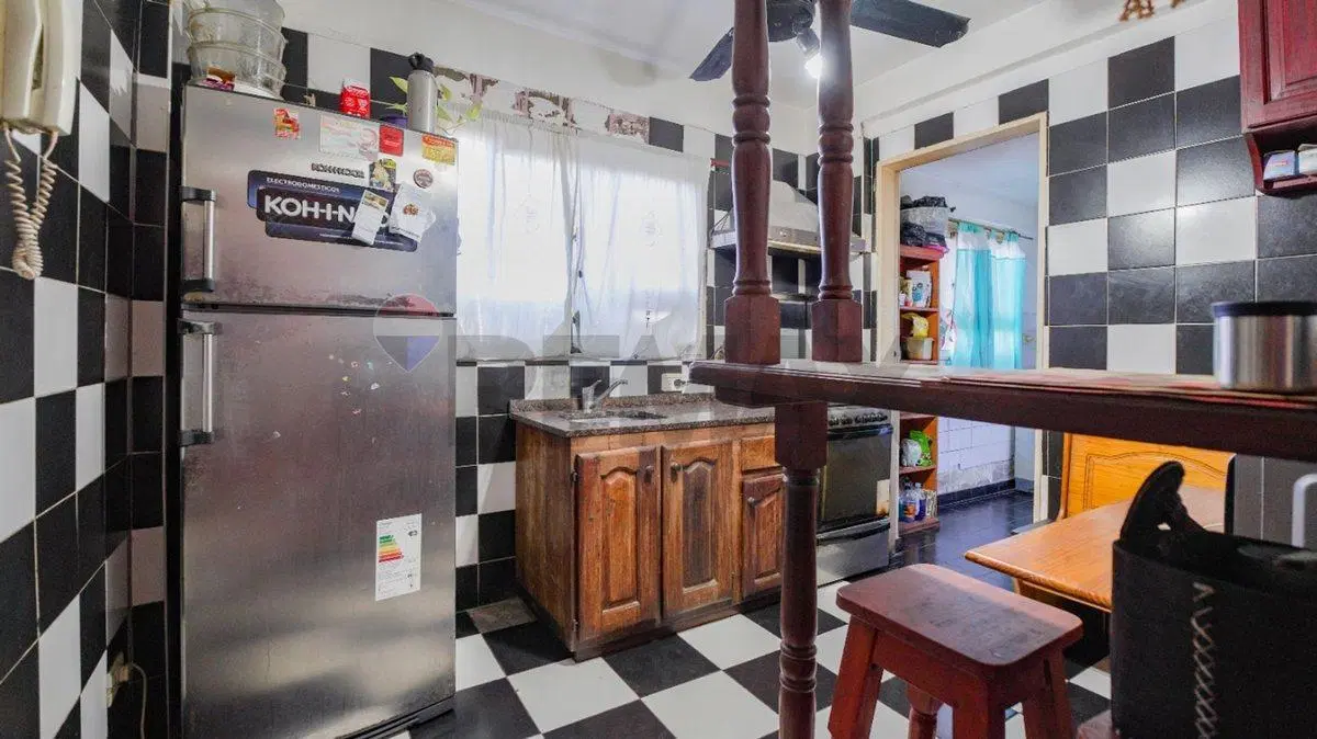 VENTA AMPLIO Dpto. 4 AMB. EN Ba. CARDENAL SAMORÉ 3