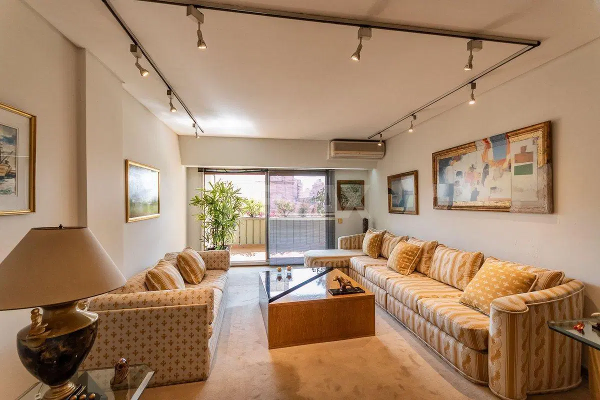 SEÑORIAL SEMIPISO EN VENTA 6 AMB C/DEP - BARRACAS 2
