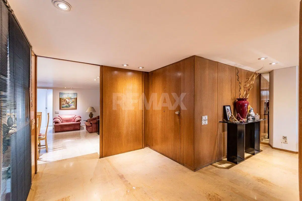 SEÑORIAL SEMIPISO EN VENTA 6 AMB C/DEP - BARRACAS 4