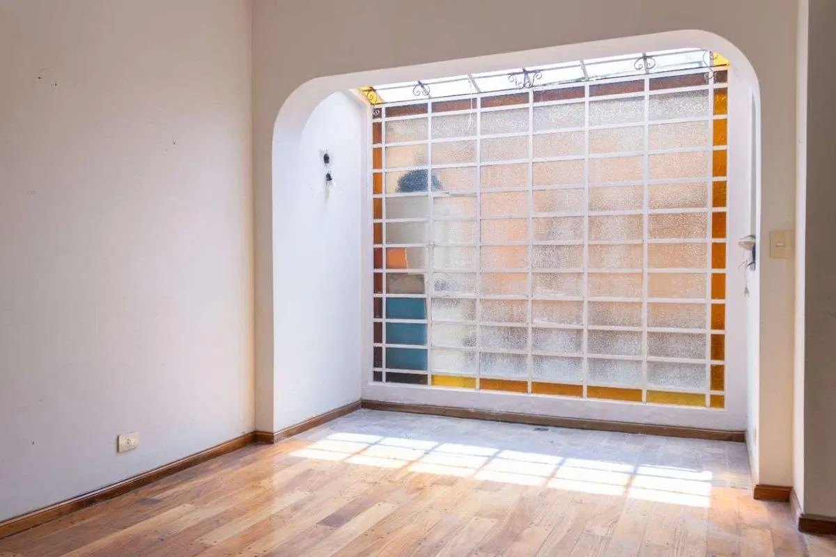 Venta casa en Quilmes con jardín quincho, pileta 3