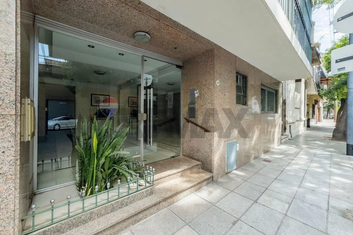 VENTA 3 AMB CON DEPENDENCIA, JARDIN Y QUINCHO 4