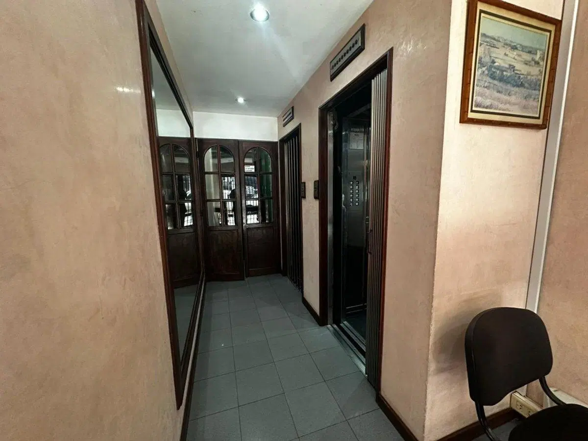 VENTA OFICINA DEPTO RECOLETA TRIBUNALES 3