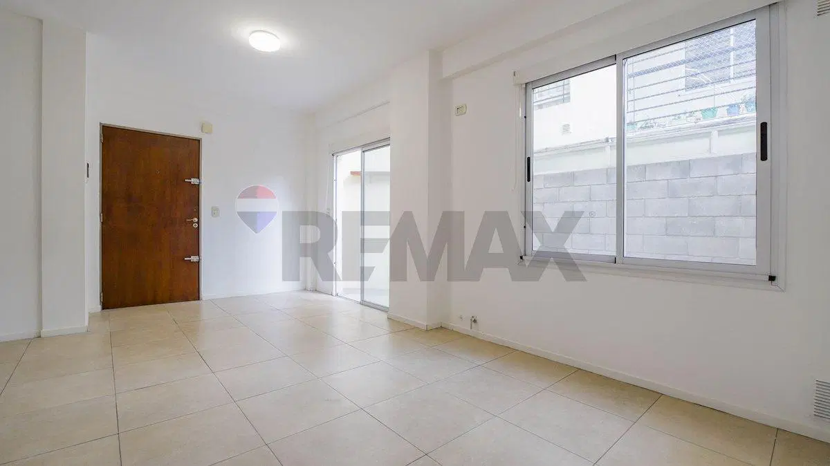 VENTA DEPTO 2 AMB PATIO Y COCHERA FIJA VILLA LURO 3