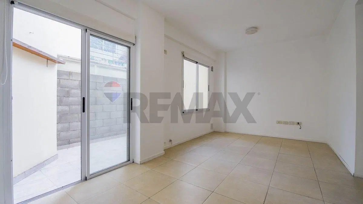 VENTA DEPTO 2 AMB PATIO Y COCHERA FIJA VILLA LURO 5
