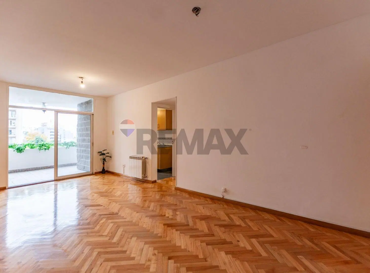VENTA 3 AMB c/BALCÓN y COCHERA en P. CHACABUCO.! 5