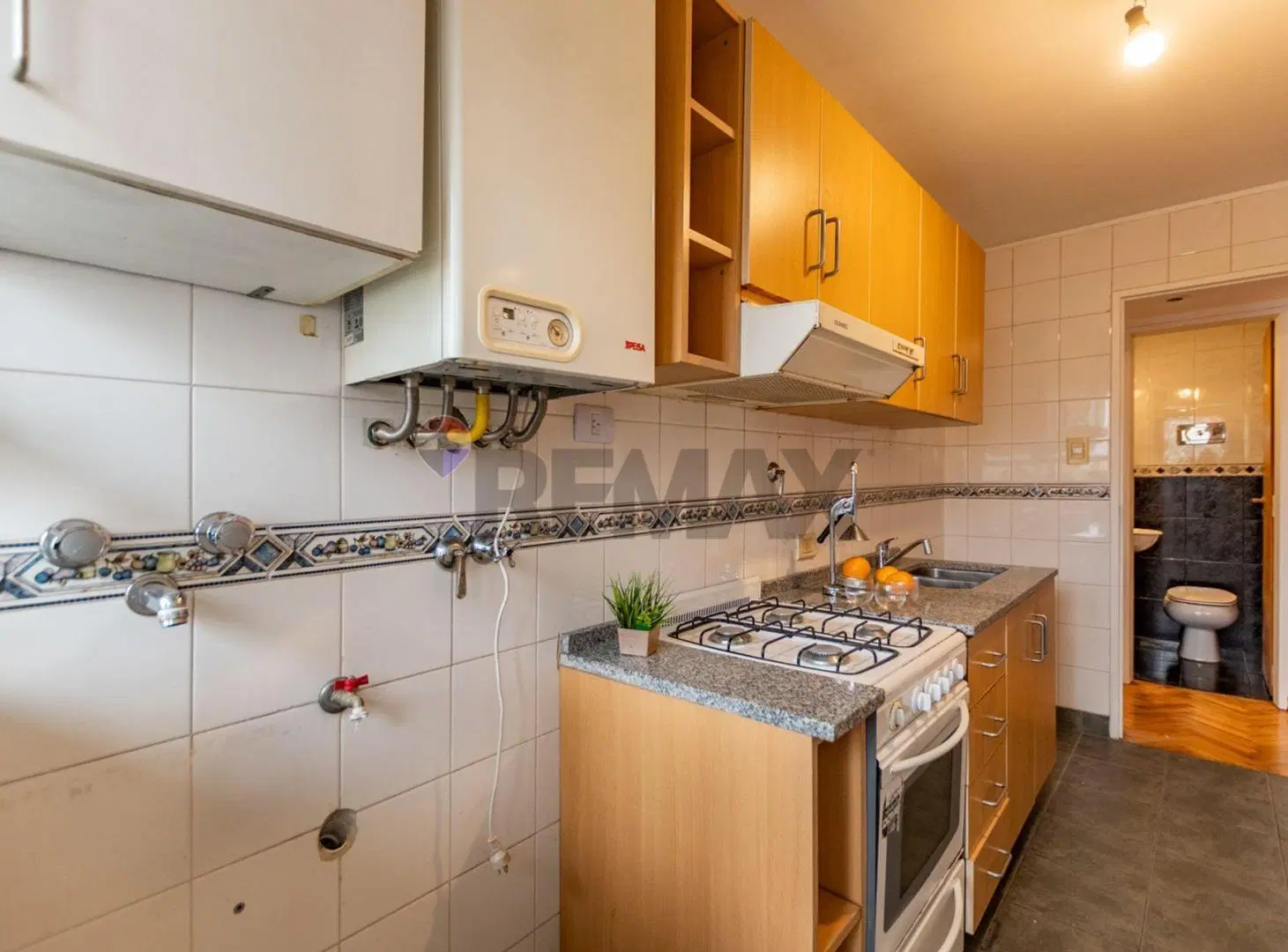VENTA 3 AMB c/BALCÓN y COCHERA en P. CHACABUCO.! 2