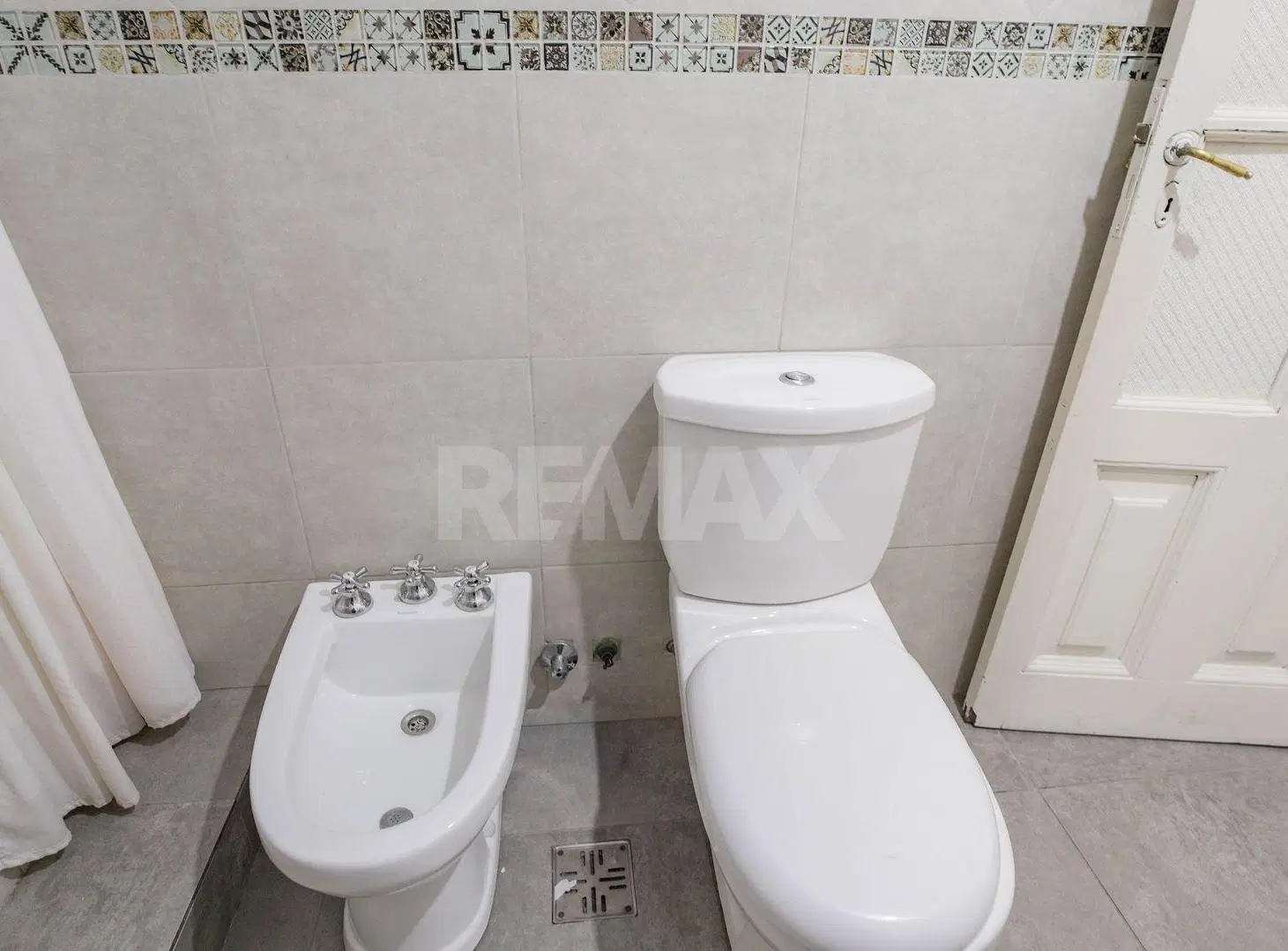 VENTA CASA LOTE PROPIO FLORES - OPORTUNIDAD - LOTE 8