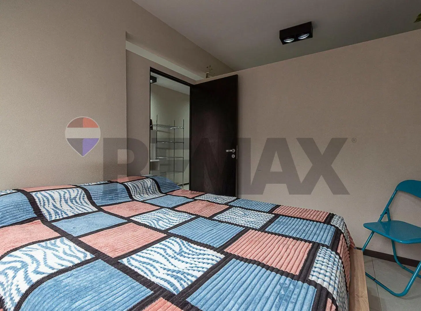 VENTA MONOAMBIENTE DIVIDIDO A 2 CON COCHERA FLORES 3