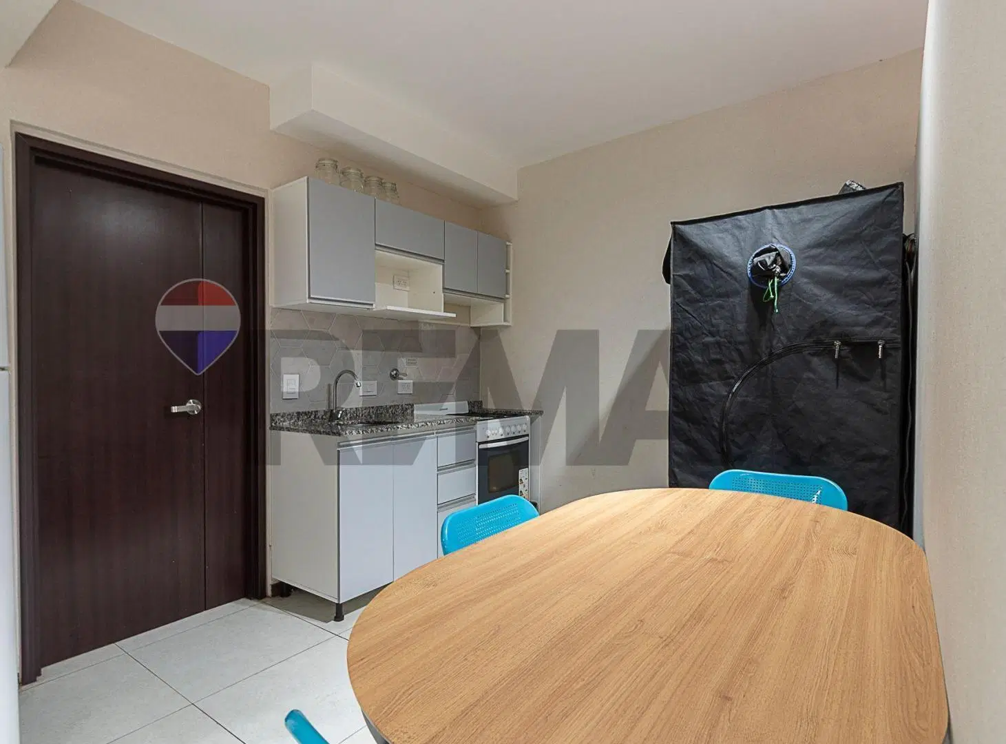 VENTA MONOAMBIENTE DIVIDIDO A 2 CON COCHERA FLORES 4