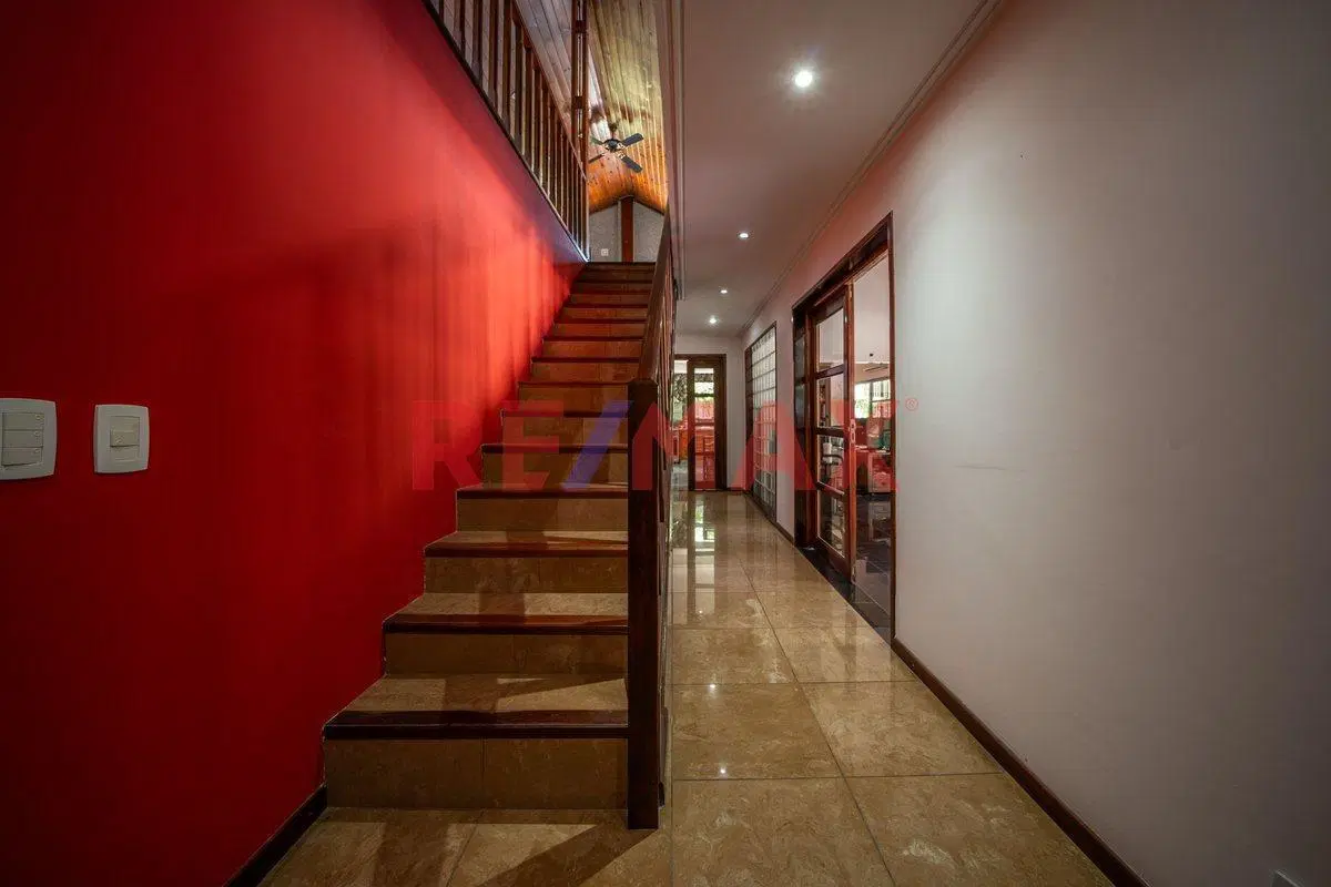 VENTA CASA 2 LOTES C/ PILETA - PARQUE LELOIR 5
