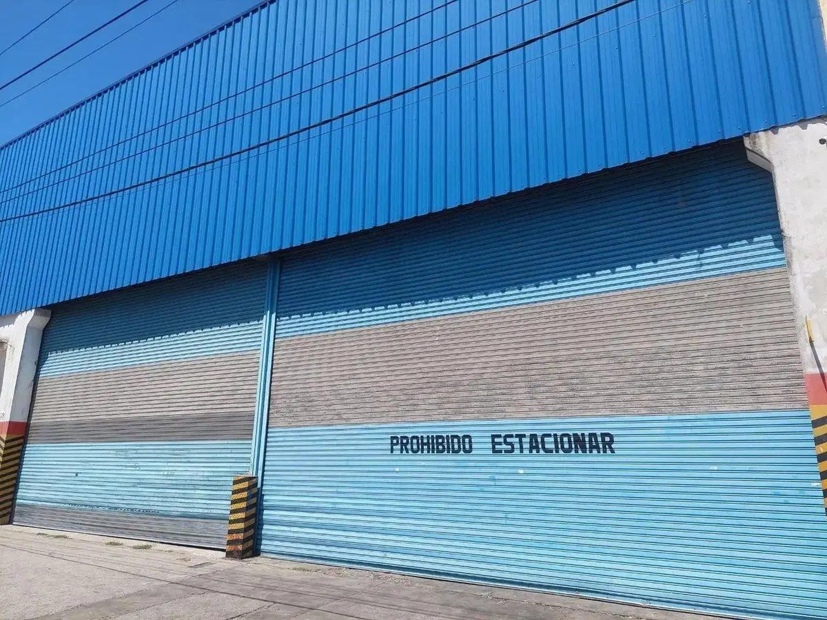 VENTA NAVE INDUSTRIAL CON DEPOSITO Y VIVIENDA 2