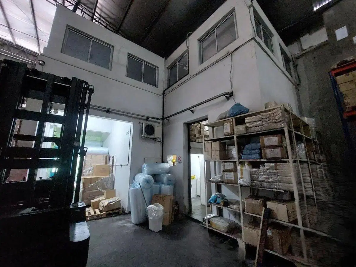 VENTA NAVE INDUSTRIAL CON DEPOSITO Y VIVIENDA 3