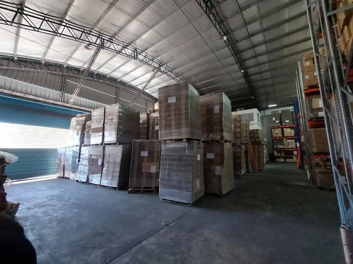 VENTA NAVE INDUSTRIAL CON DEPOSITO Y VIVIENDA 5