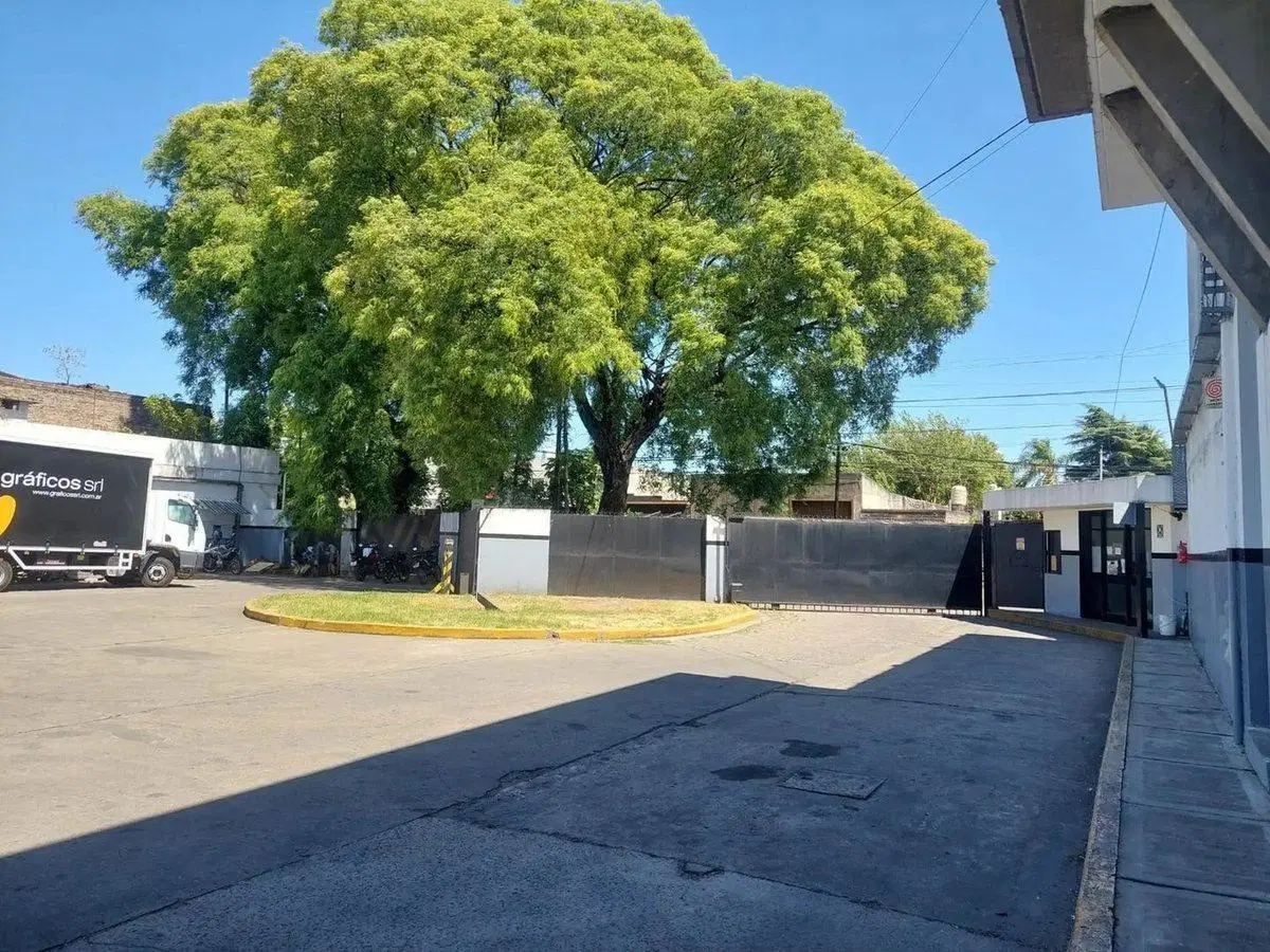 VENTA NAVE INDUSTRIAL CON LOGISTICA 4