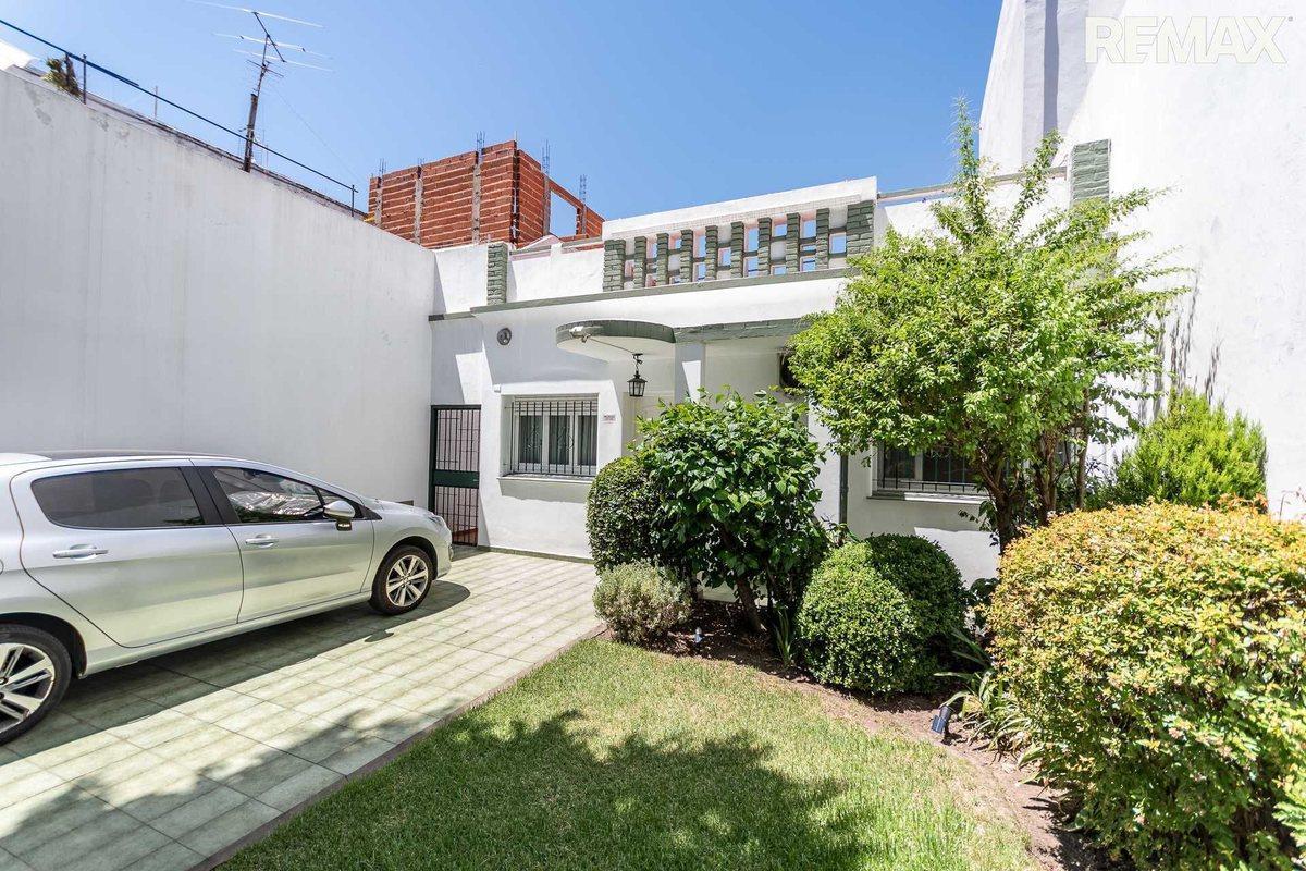 CASA EN VENTA FLORESTA ZONA COMERCIAL