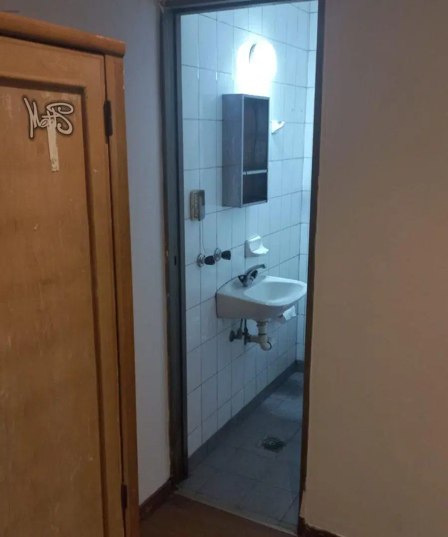lote de 229 mts cuadrados con 8 cocheras y un dep. 4