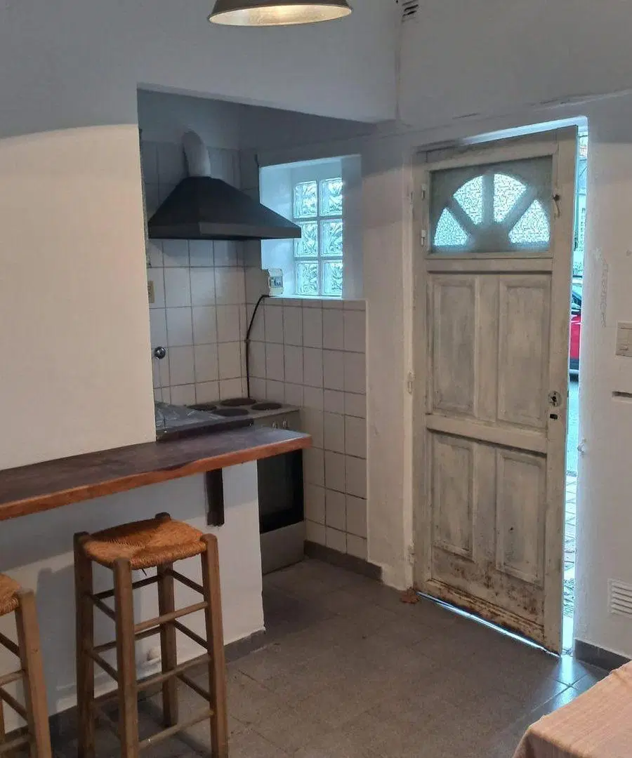 lote de 229 mts cuadrados con 8 cocheras y un dep. 3
