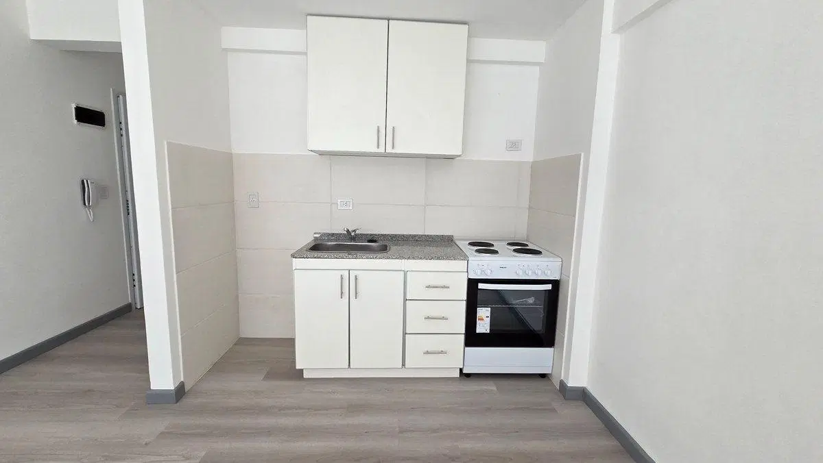 VENTA HERMOSO MONOAMBIENTE CON BALCON EN CABALLITO 5