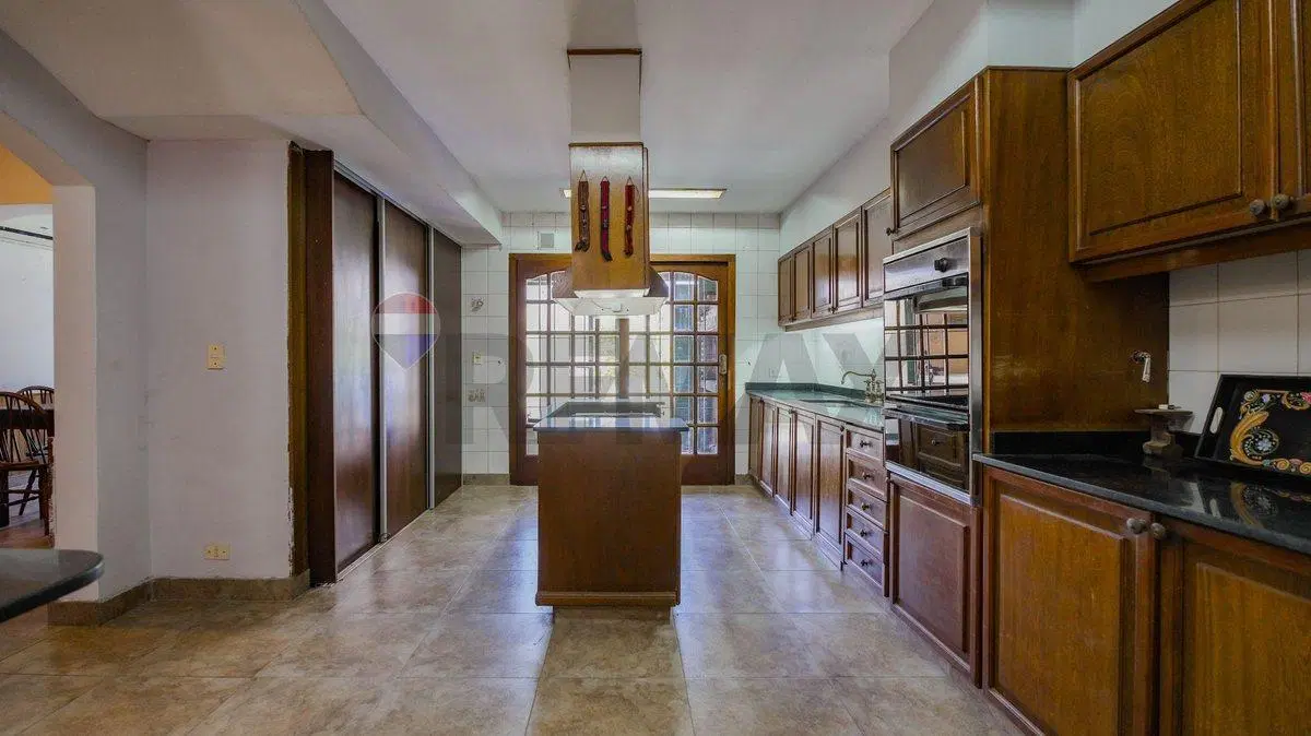 VENTA CASA CON JARDIN PILETA COCHERAS. SAN ISIDRO 4