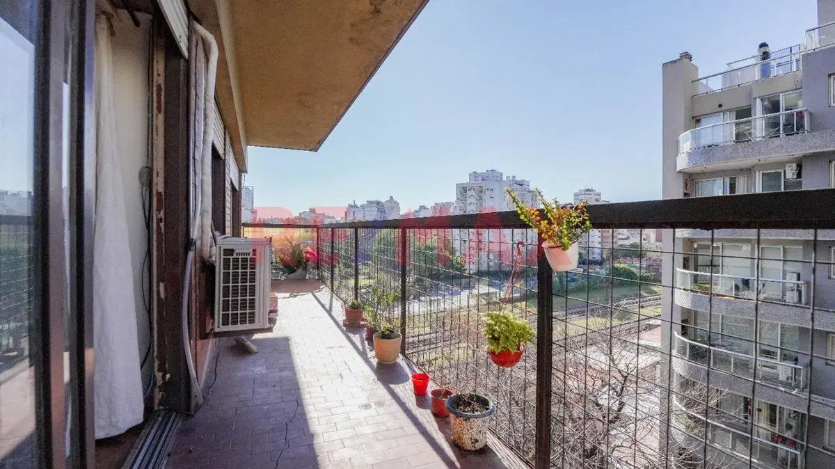 VENTA DEPTO 4 AMBIENTES CON DEPENDENCIA Y BALCON 5