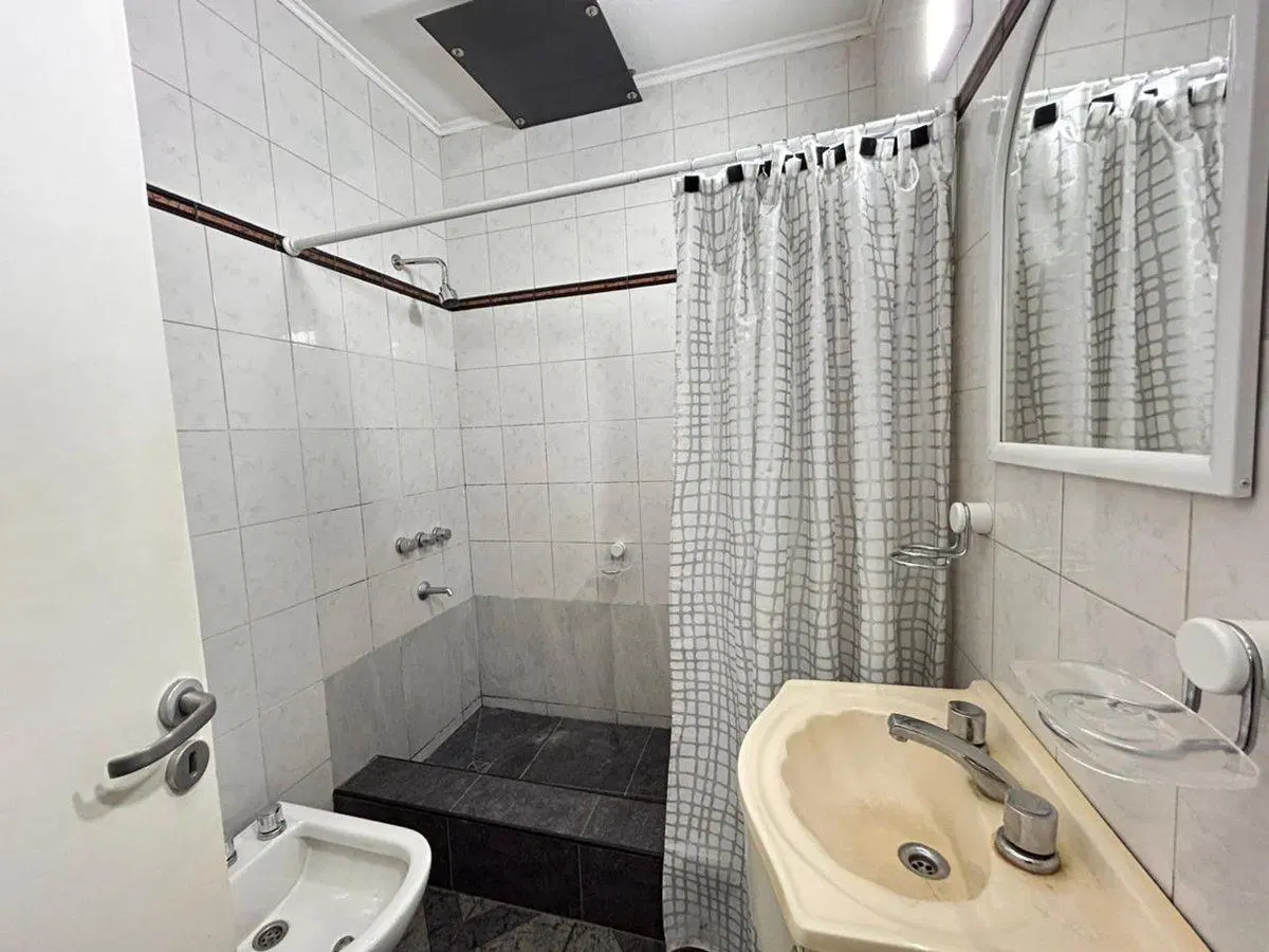 VENTA CASA 4 AMB JARDÍN GARAGE Y QUINCHO GERLI 5