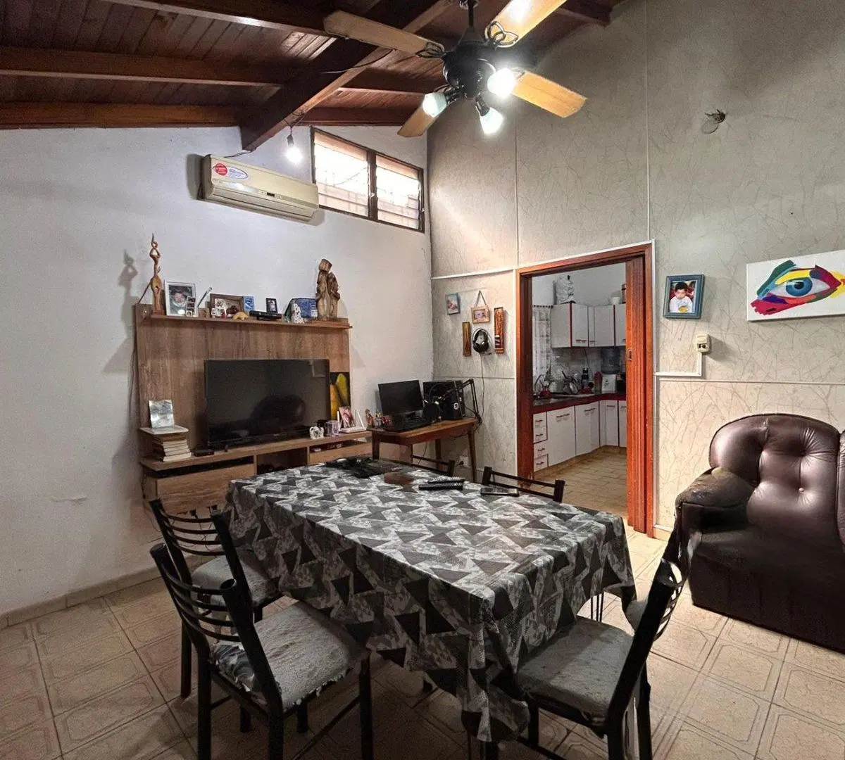 CASA 4 AMB CON COCHERA JARDIN Y LOCAL LANUS OESTE 2