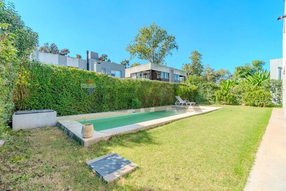 Venta casa con jardin y pileta en la Josefina 5