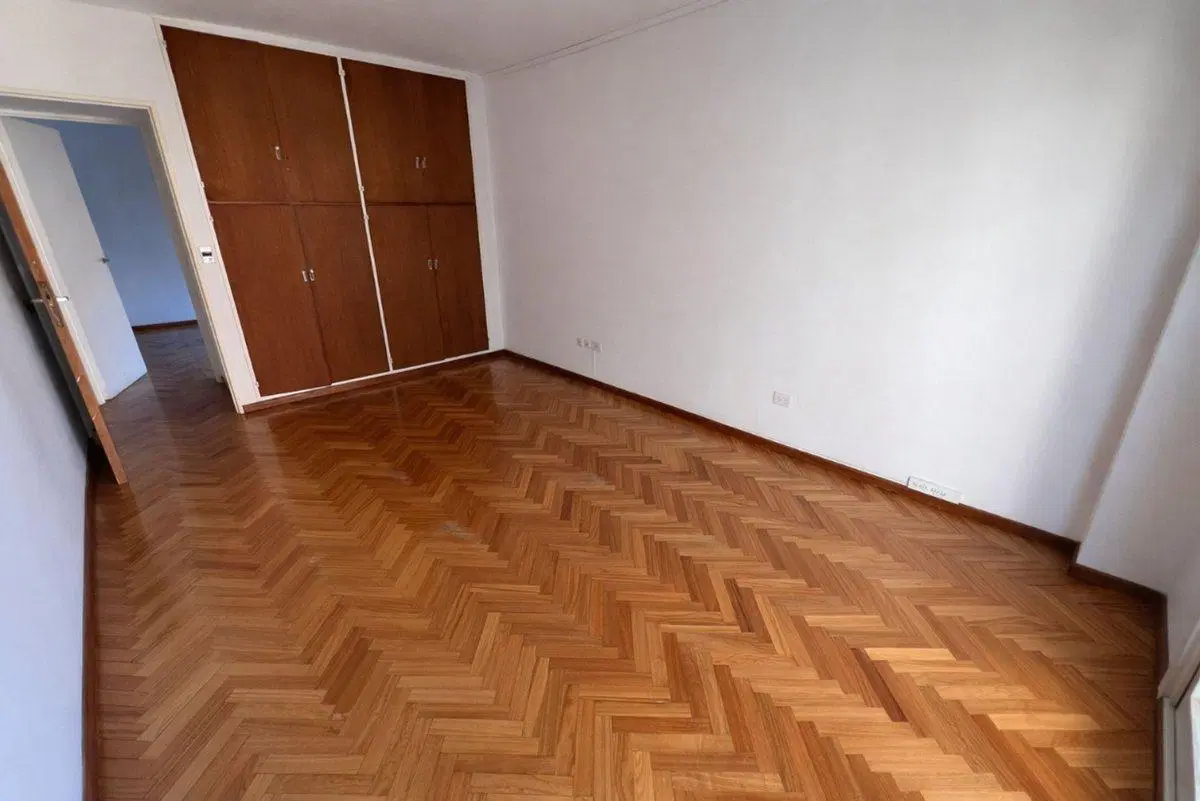 Venta depto en torre de categoría belgrano cochera 2