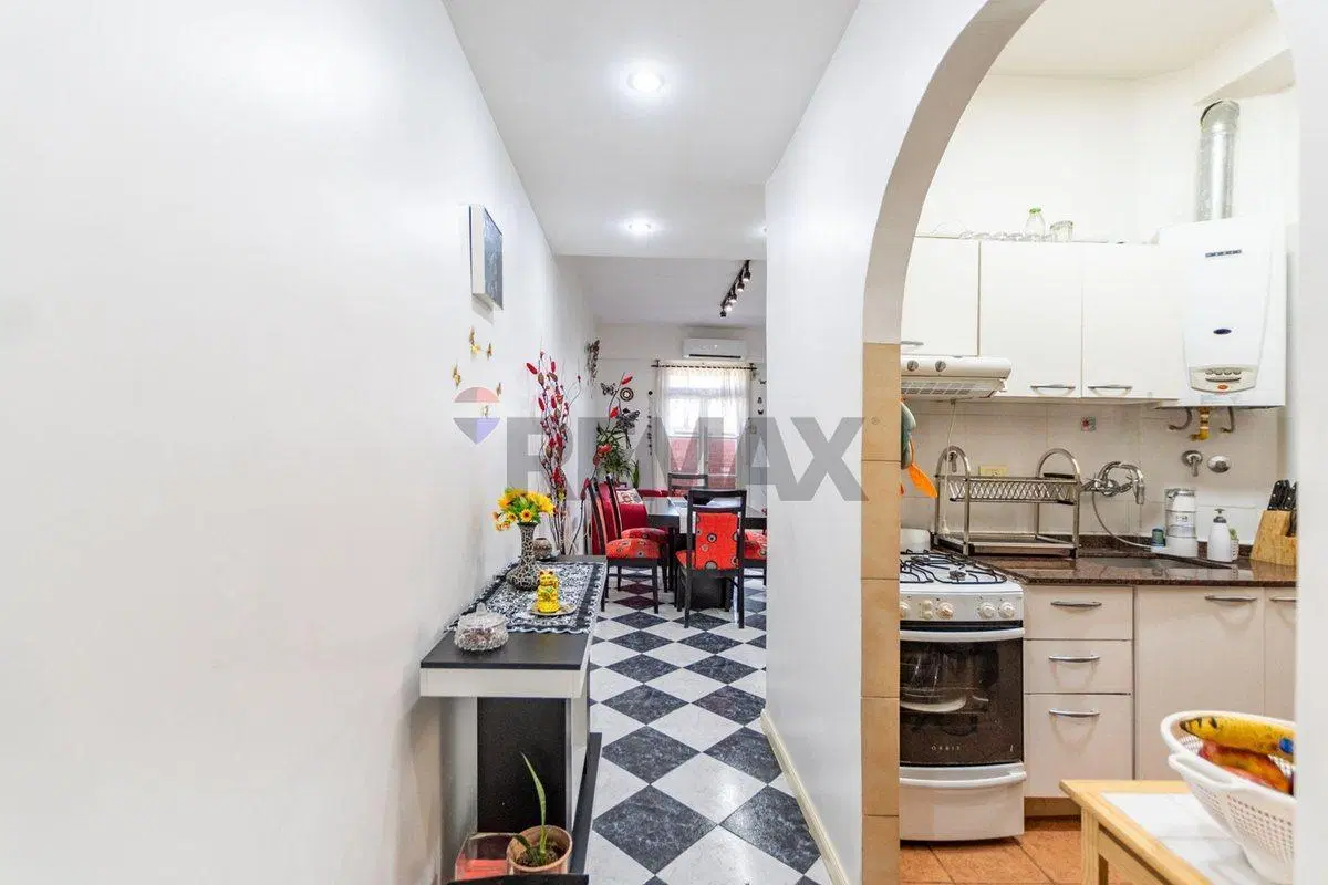 Venta departamento 3 ambientes reciclado en Flores 4