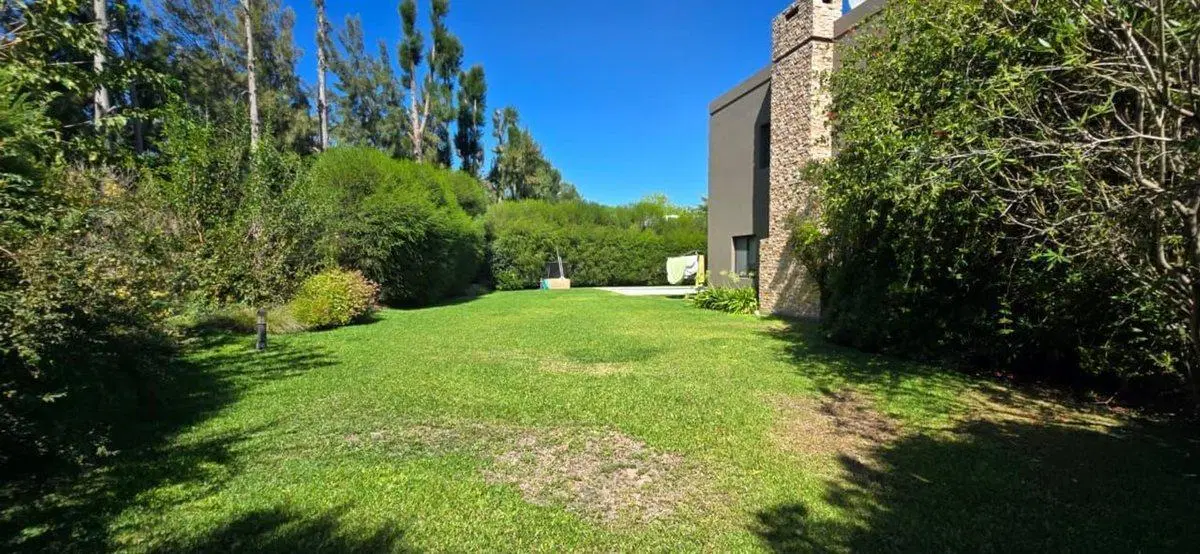 HERMOSA CASA EN BARRIO CERRADO SAN ISIDRO LABRADOR 2
