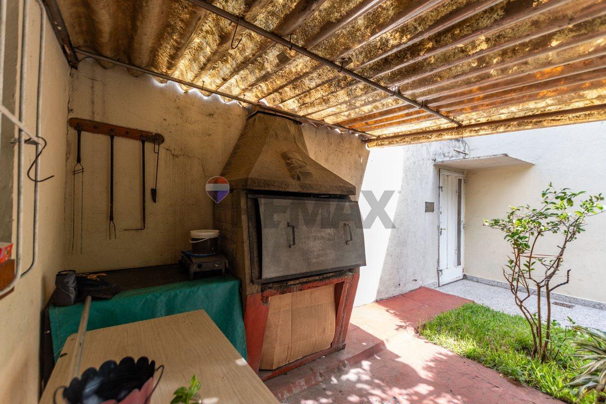 Foto de Venta casa 4 ambientes con jardin y cochera Lugano, imagen 1