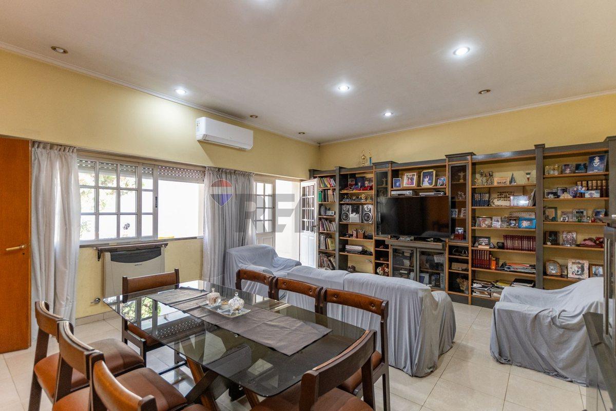 Foto de Venta casa 4 ambientes con jardin y cochera Lugano, imagen 4