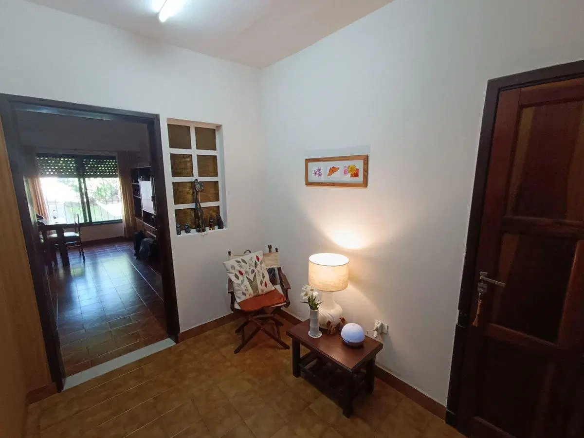 Venta Casa 4 ambientes c/ cochera y parque Quilmes 3