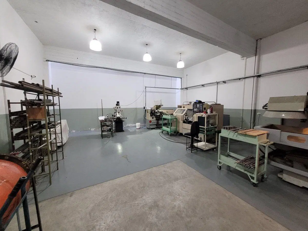 VENTA DEPOSITO OFICINAS Y DEPTO CON TERRAZA V LURO 4
