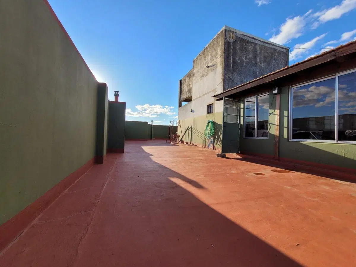 VENTA DPTO 4 AMB CON TERRAZA PARQUE AVELLANEDA 2