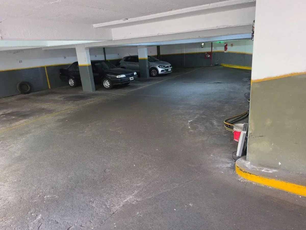 VENTA COCHERA FIJA CUBIERTA 16 M2 RECOLETA 5