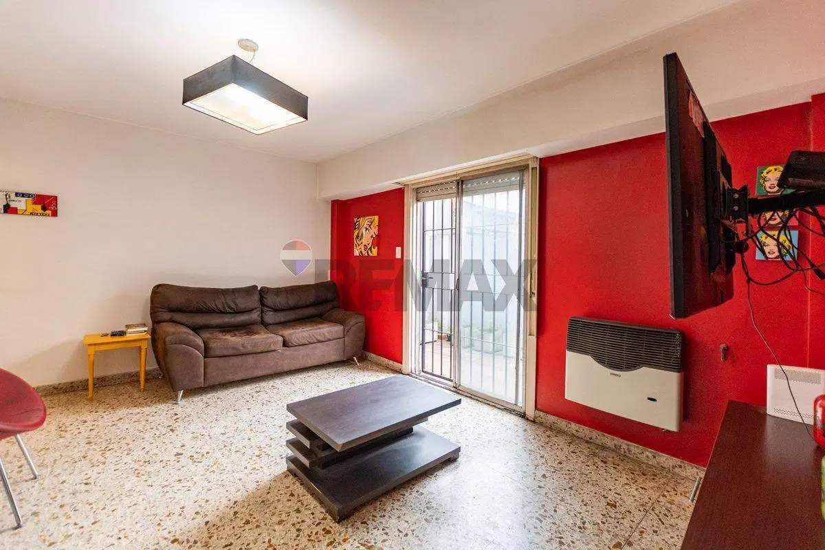 VENTA PH 3 AMB CON PATIO VALENTIN ALSINA CENTRO 5