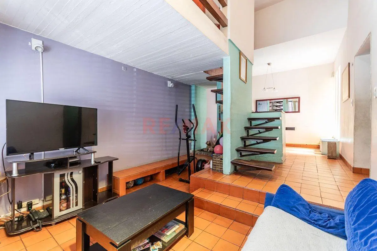 CASA EN VENTA 5 AMB. PARQUE CHACABUCO 3