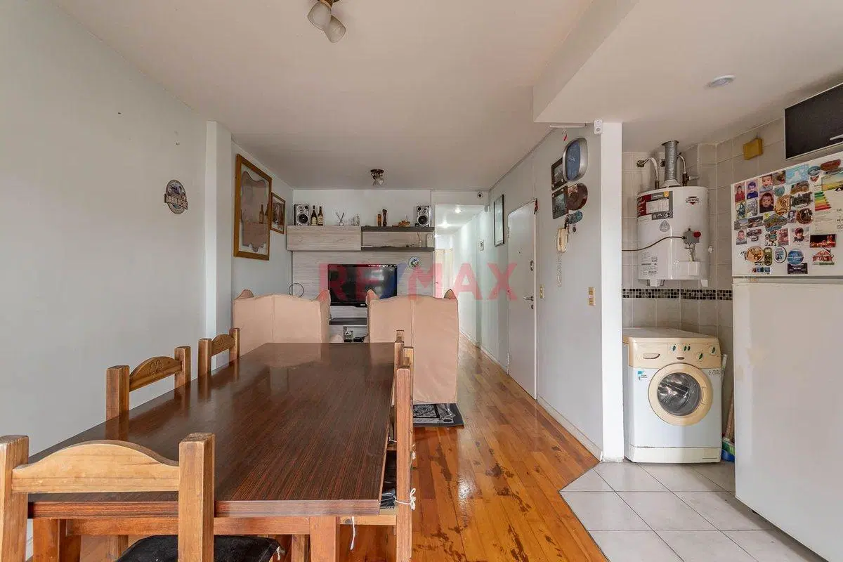 Dpto 3 amb, con balcon, cochera y baulera Lanus O 2