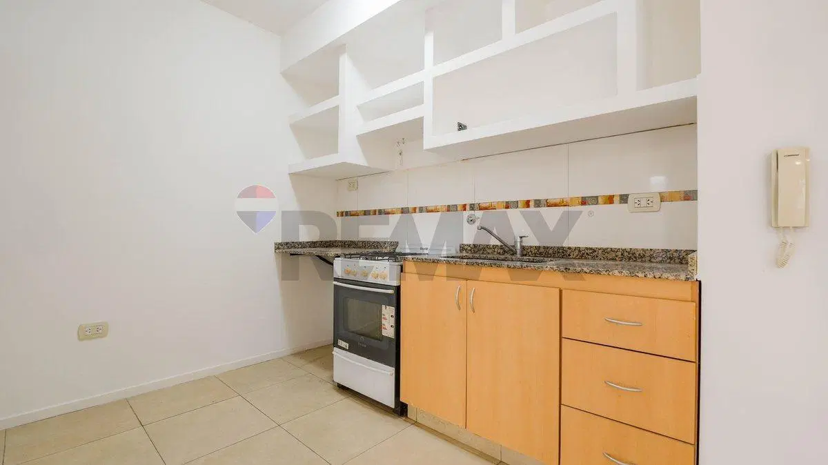 VENTA DEPTO 2 AMB PATIO Y COCHERA FIJA VILLA LURO 2