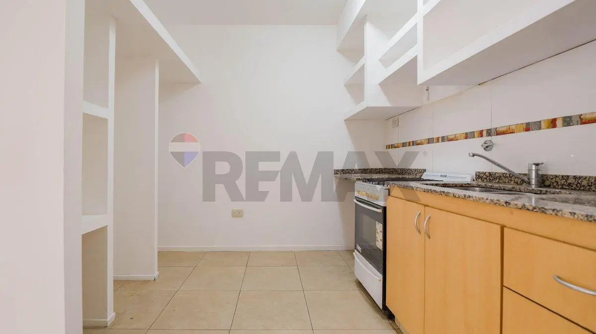 VENTA DEPTO 2 AMB PATIO Y COCHERA FIJA VILLA LURO 5