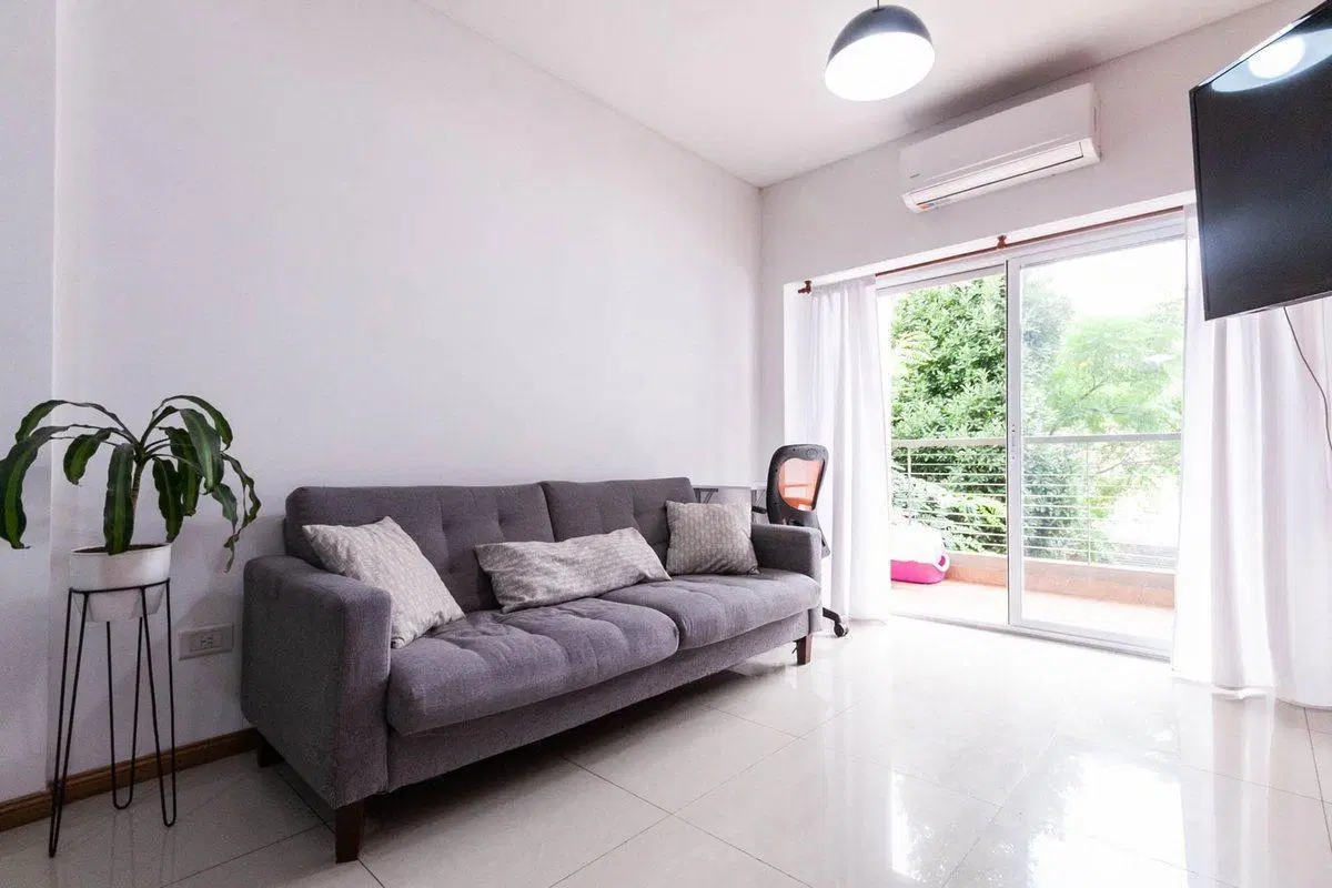 VENTA 2 AMB CON BALCON PLENO CENTRO COMERCIAL 2