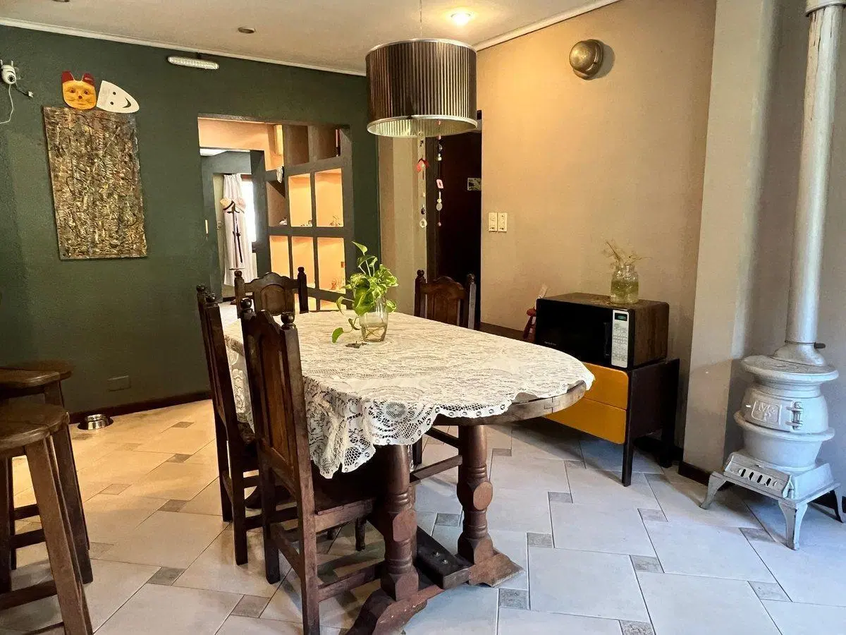 VENTA CASA 5 amb con pileta y cochera HURLINGHAM 4