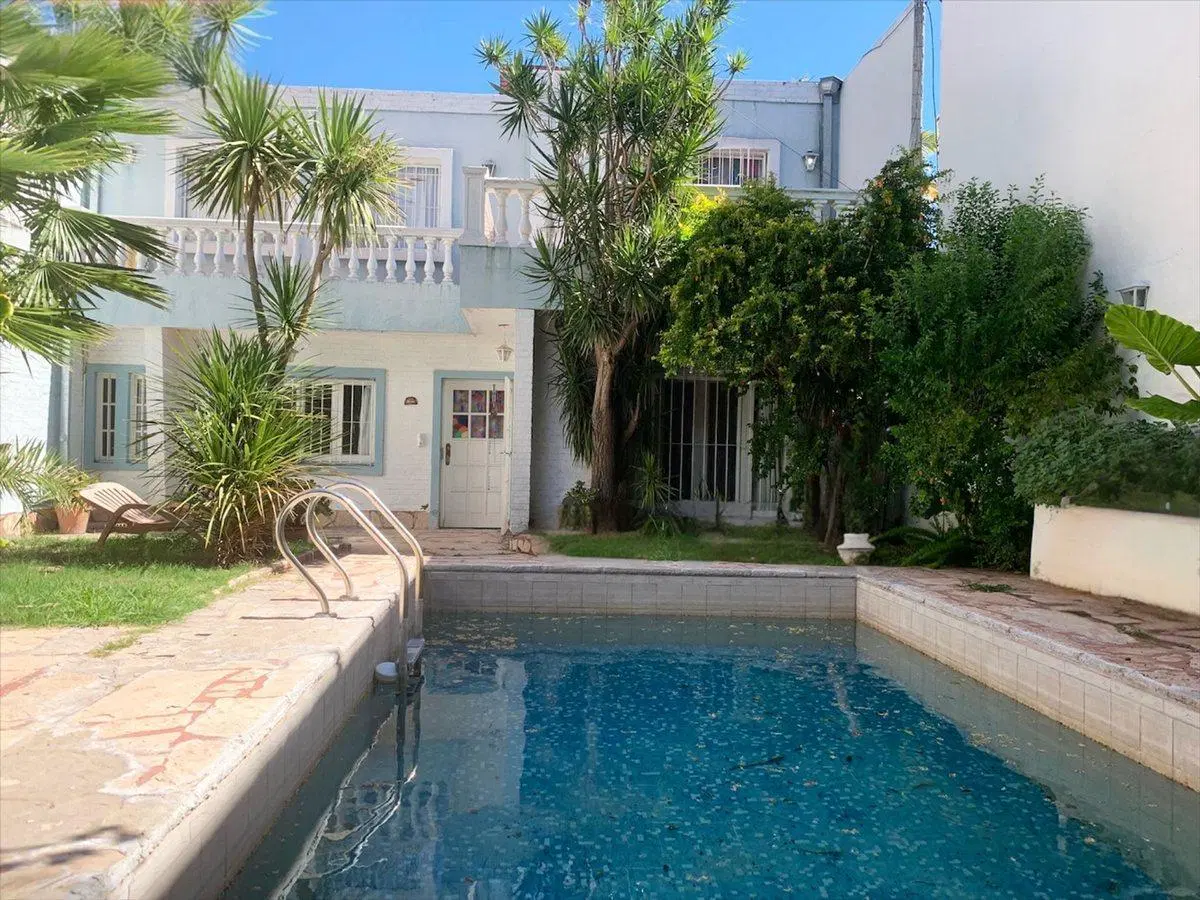 VENTA CASA 5 amb con pileta y cochera HURLINGHAM 3