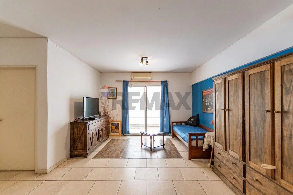 DEPTO 2 AMB VENTA C/COCHERA PILETA BALCÓN Y PATIO 5