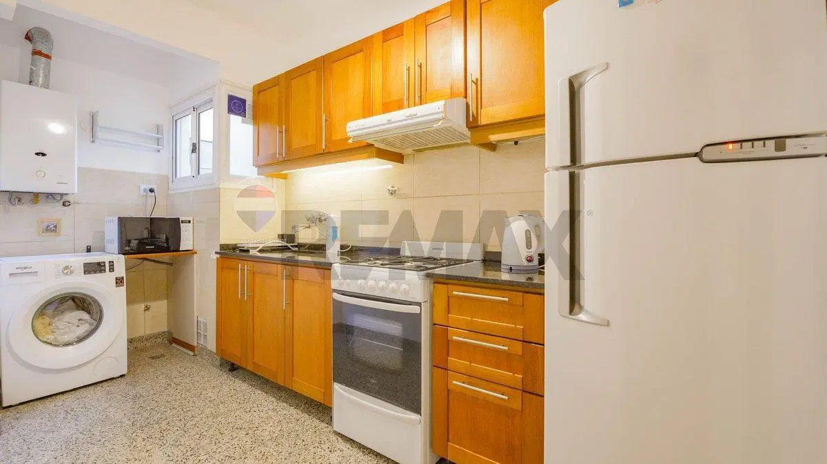 Dpto 3 amb en Venta impecable y luminoso en Flores 5