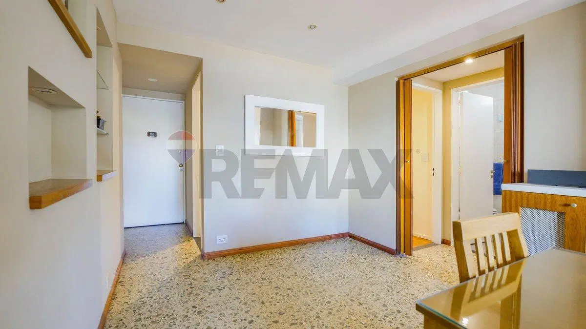 Dpto 3 amb en Venta impecable y luminoso en Flores 8