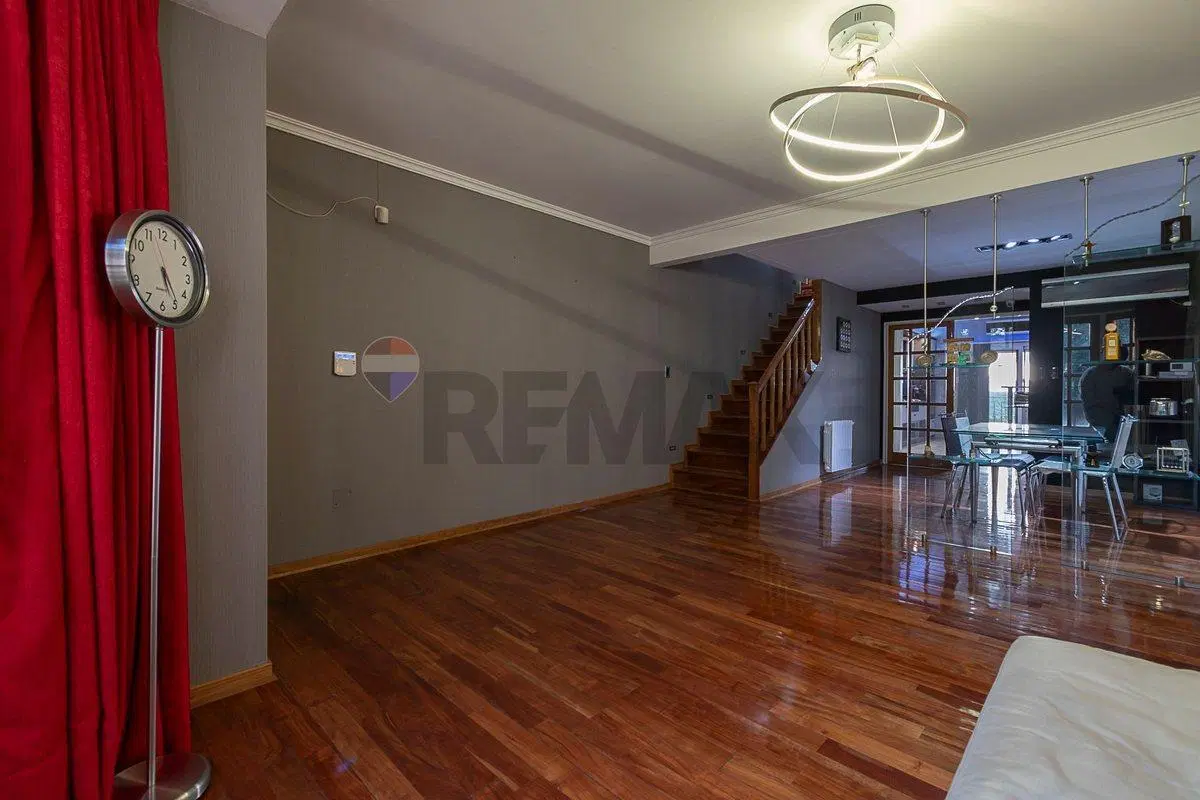 VENTA TRIPLEX PILETA, PARRILLA, GARAGE ALMAGRO 4